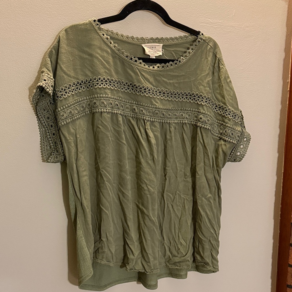 Elegant Green Lace Trim Blouse